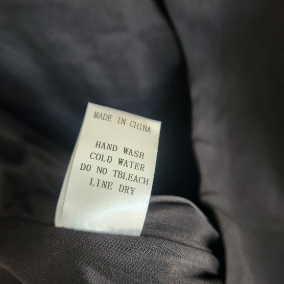 Romper - NWT dressy black short sleeve open back & zipper peplum shorts - Picture 14 of 17